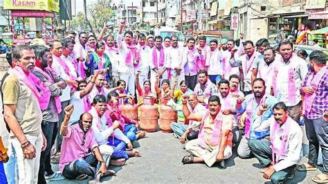 గ్యాస్‌ మంటపై జనాగ్రహం Namasthe Telangana