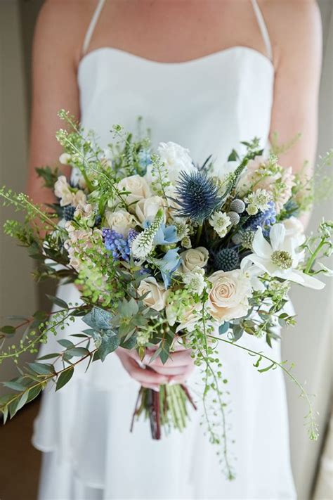 Trendy And Chic Spring Wedding Bouquets Weddingomania