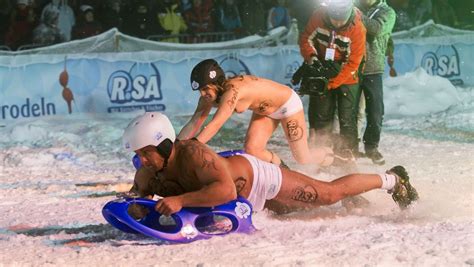 German Resort Hosts Naked Snow Sledding Competition Der Spiegel
