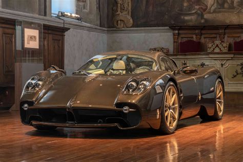 Pagani Unveils V12 Utopia With A Manual Gearbox Motoring World