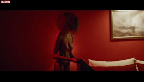 Nádia Sena nude pics página 1