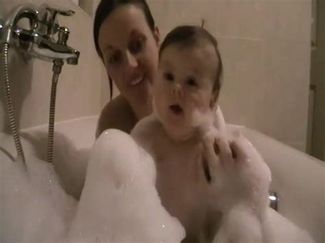 Boob Nipslip In Bath Nude Video On YouTube Nudeleted