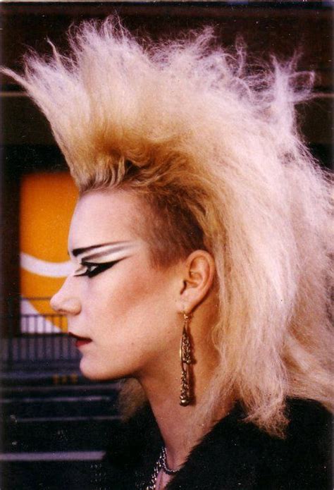 Pin On 1970s Makeup Punk