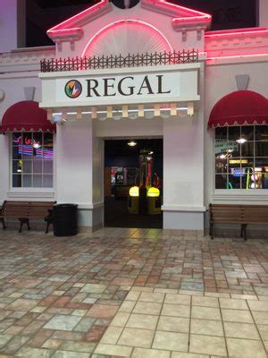 REGAL CINEMAS WEST TOWN MALL 9 - CLOSED - 24 Photos - Cinema - 7600 ...