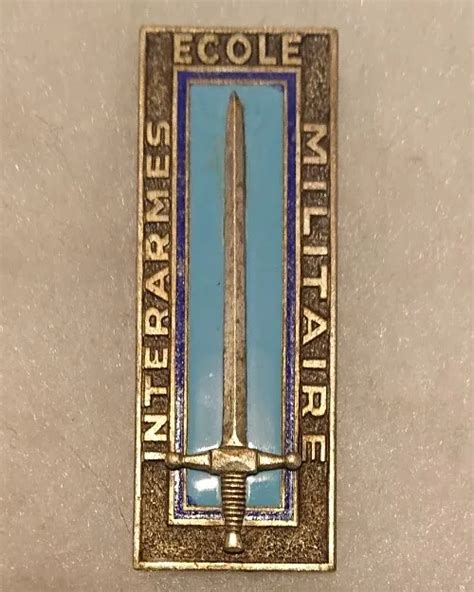 Insigne De L Ecole Militaire Interarmes Emia Saint Cyr Co Tquidan