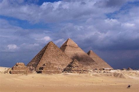 Day Tour To Giza Pyramids Sphinx Sakkara Pyramids And Dahshur Pyramids