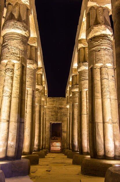 Columnata En El Templo De Luxor Egipto Foto Premium