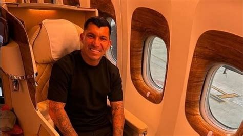 El Incre Ble Momento De Gary Medel Nuevo Compa Ero De Edinson Cavani