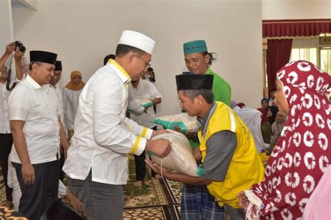 Gubernur NTB Berikan 10 Kg Beras Dan Uang Tunai Rp 450 Ribu Kepada