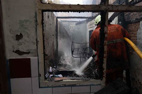 Foto Kawasan Matraman Kembali Membara Rumah Hangus Terbakar