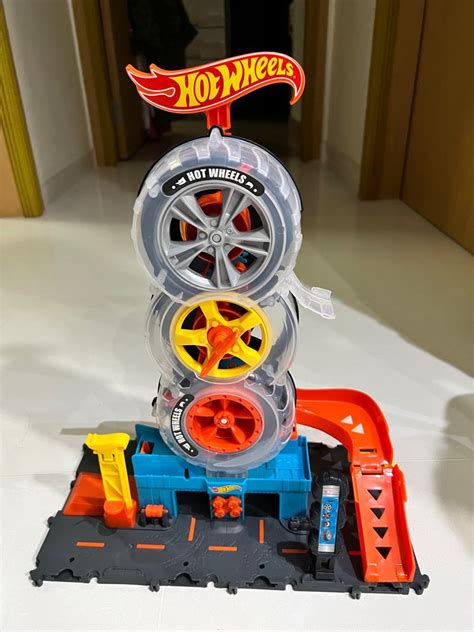 Hot Wheels City Super Tire Shop Hobbies Toys Toys Games On Carousell