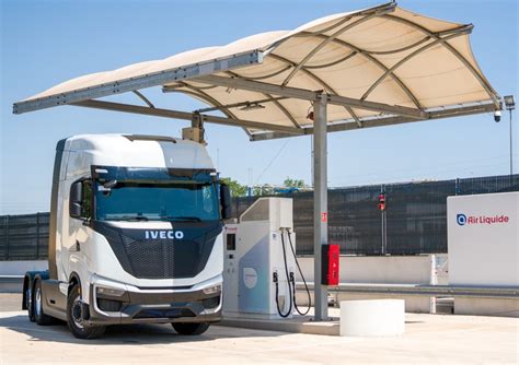 Air Liquide und Iveco Group bekräftigen ihr Engagement für