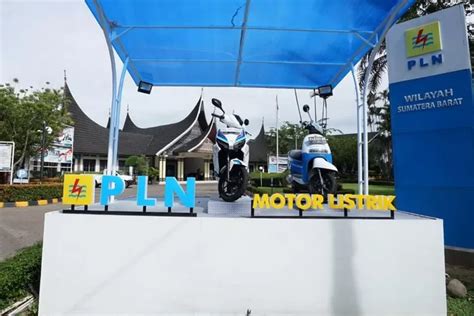 Electrifying Lifestyle Motor Listrik Terpajang Di Pln Uiw Sumbar