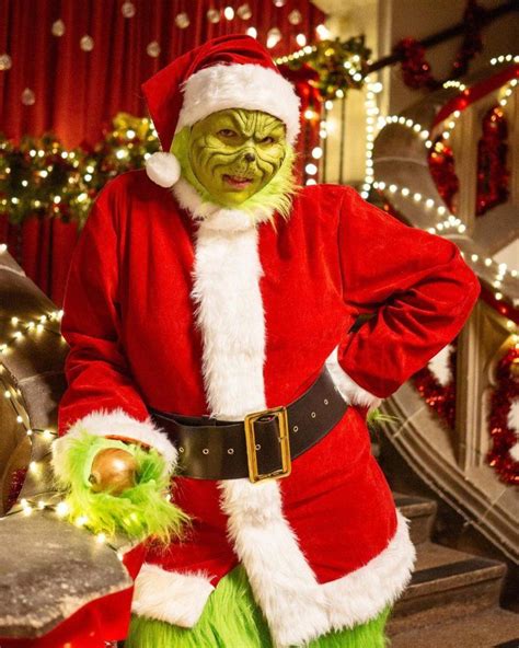 The Grinch Costume Ideas: DIY Cosplay w/ Makeup & Suit