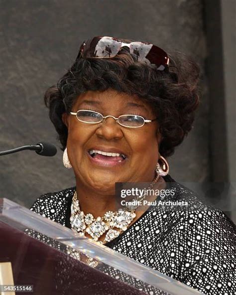 Shirley Caesar Honored With Star On The Hollywood Walk Of Fame Photos And Premium High Res