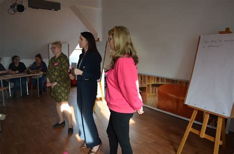 Miejska Biblioteka Publiczna Im Zofii Na Kowskiej W Wo Ominie