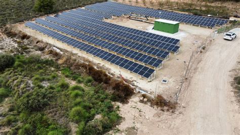 Instalación de bombeo solar para riego en comunidad de regantes Aura