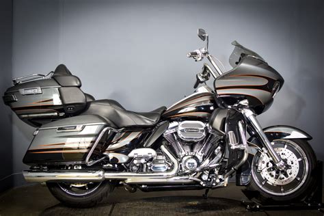 CVO™ Street Glide® | Huntington Beach Harley-Davidson®