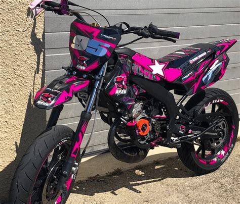 Kit déco Derbi 50 X TREME Racing Pink Rider Boutique Kit Déco Moto