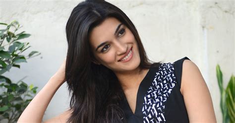 Milky Hot Thighs Legs Of Indian Celebs Kriti Sanon Milky Hot Thigh