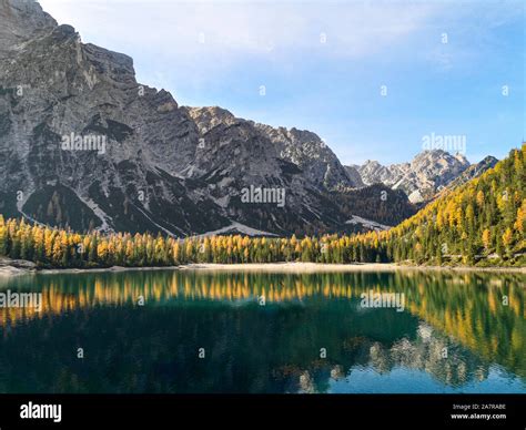 Lac De Braies Alto Adige Banque Dimage Et Photos Alamy