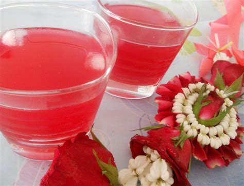 Gulab Sharbat Or Rose Petal Drink Recipe Petitchef