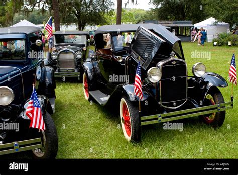 Antique car show Stock Photo - Alamy