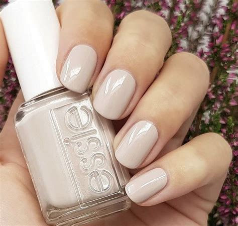 Pin By Karyn Faure Leroux On Ongles Ivory Nails Nail Colors Essie