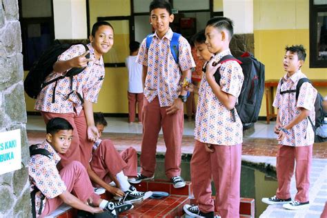 Contoh Cerkak Bahasa Jawa Tema Pendidikan Dan Sekolah Pendek Blog