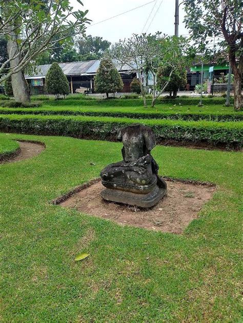 Pin On Fg Wisata Bangunan Sejarah Candi Di Indonesia