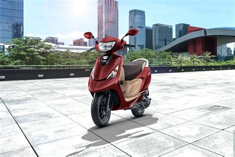 TVS Scooty Zest Price, Images, Mileage & Reviews