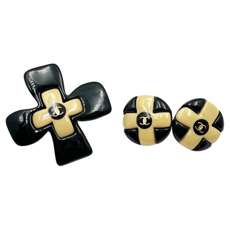 Chanel Vintage Gold Plated Beige Black Cc Cross Clip On Earrings Brooch