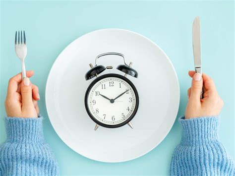 4 Mealtime Hacks To Make Sure That You Eat Less