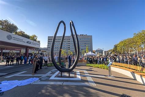 Corona Denkmal der Hoffnung beim Wiener AKH enthüllt Kunst