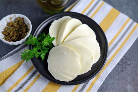 Homemade Mozzarella Cheese - It's Just That Easy!