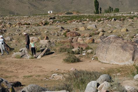Чолпон-Ата музей Петрогрифов.. Tours Kyrgyzstan