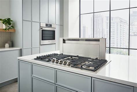 Bosch 800 Series 37 Inches Convertible And Recirculating Telescopic Downdraft Range Hood Stainless