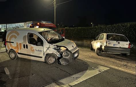 EN103 1 Atropelamento seguido de colisão entre dois carros faz um