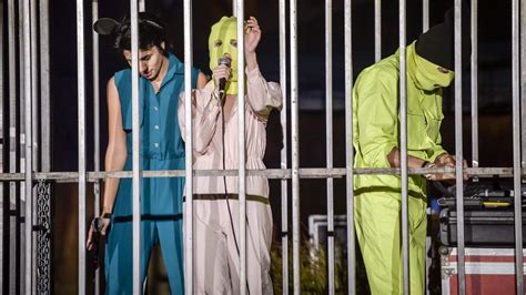 Pussy Riots Peter Verzilov Kreeg Vijftien Dagen Celstraf Voor Vloeken Muziek Nu Nl