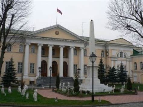 Парадный двор с обелиском, г. Москва, Армянский пер., 2