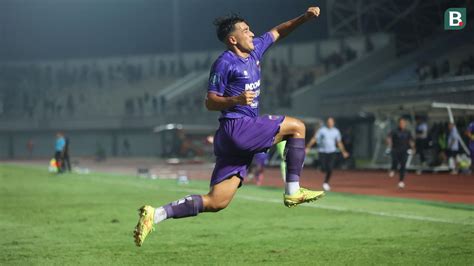 Foto Hujan Gol Di Indomilk Arena Jack Brown Jadi Pahlawan Bawa