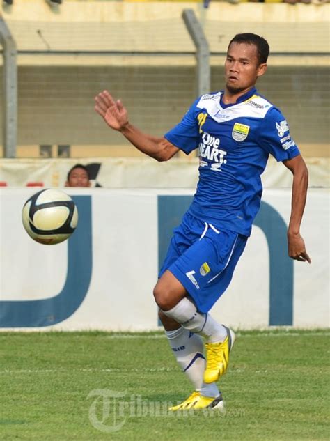 Supardi Nasir Pemain Persib Foto Tribunnews