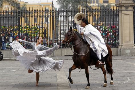 Jefe De Estado Presidi Edici N Especial De Cambio De Guardia En