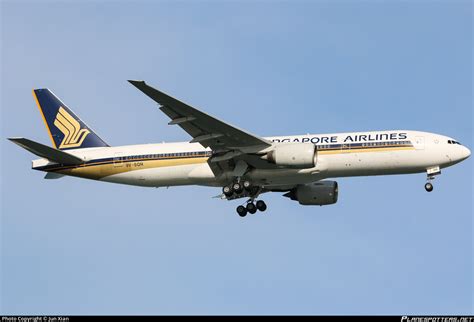 9V SQN Singapore Airlines Boeing 777 212 ER Photo By Jun Xian ID