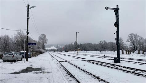 Linia kolejowa w kierunku przejścia granicznego w Krościenku bez