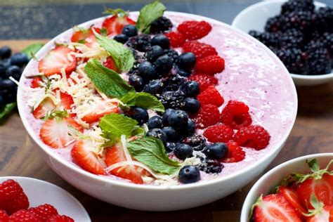 Fab Recipe: Wheat Germ Berry Smoothie Bowl - Fab Food Chicago