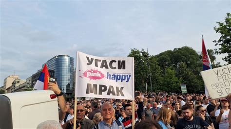 Promene ne možete da uhapsite Najmoćnije poruke sa protesta širom