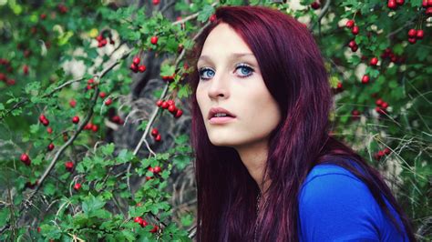 Blue Eyes Girl Dyed Hair Face Girl Outdoors Wallpaper 148804