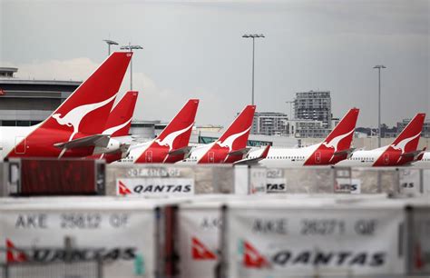 Qantas Asks Senior Executives To Work As Baggage Handlers Amid Staff