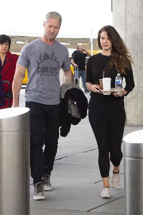 Lana Del Rey And Sean Larkin At Jfk Airport In New York 10252019